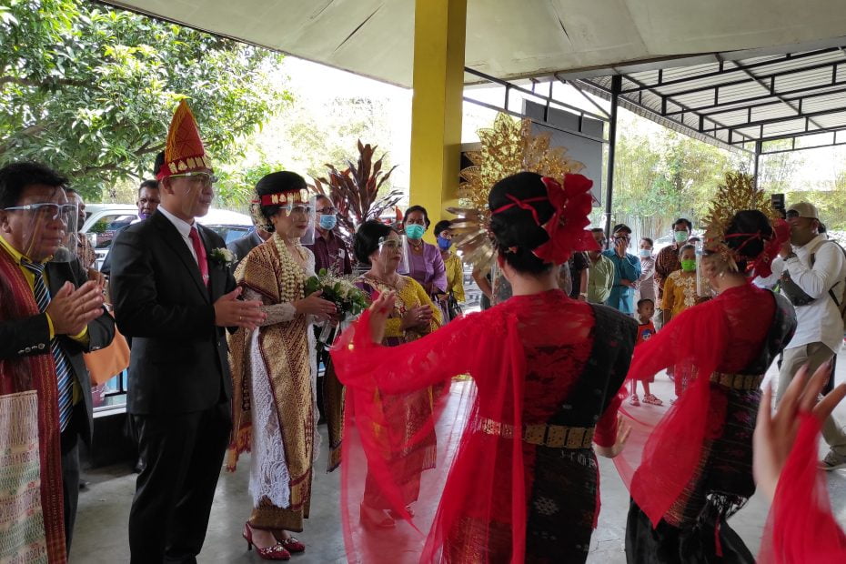 penyambuatan pengantin adat batak